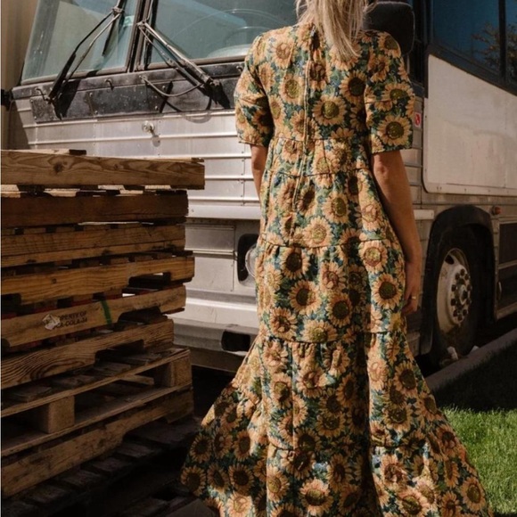 🚩 SOLD 🚩 Floral Sunflower Maxi Dress - Picture 2 of 5